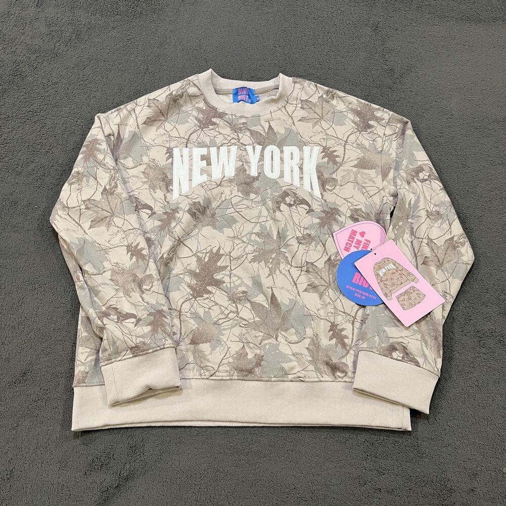 Blue Riot Beige Camo New York Graphic Pullover Sweatshirt Women's Size M